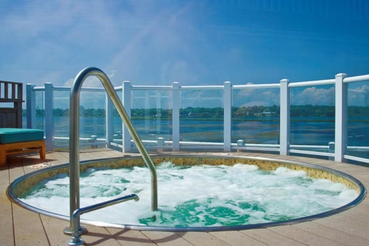Rooftop hot-tub